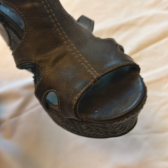 Big Buddha brown wedges in size 7.5 - Picture 4 of 9